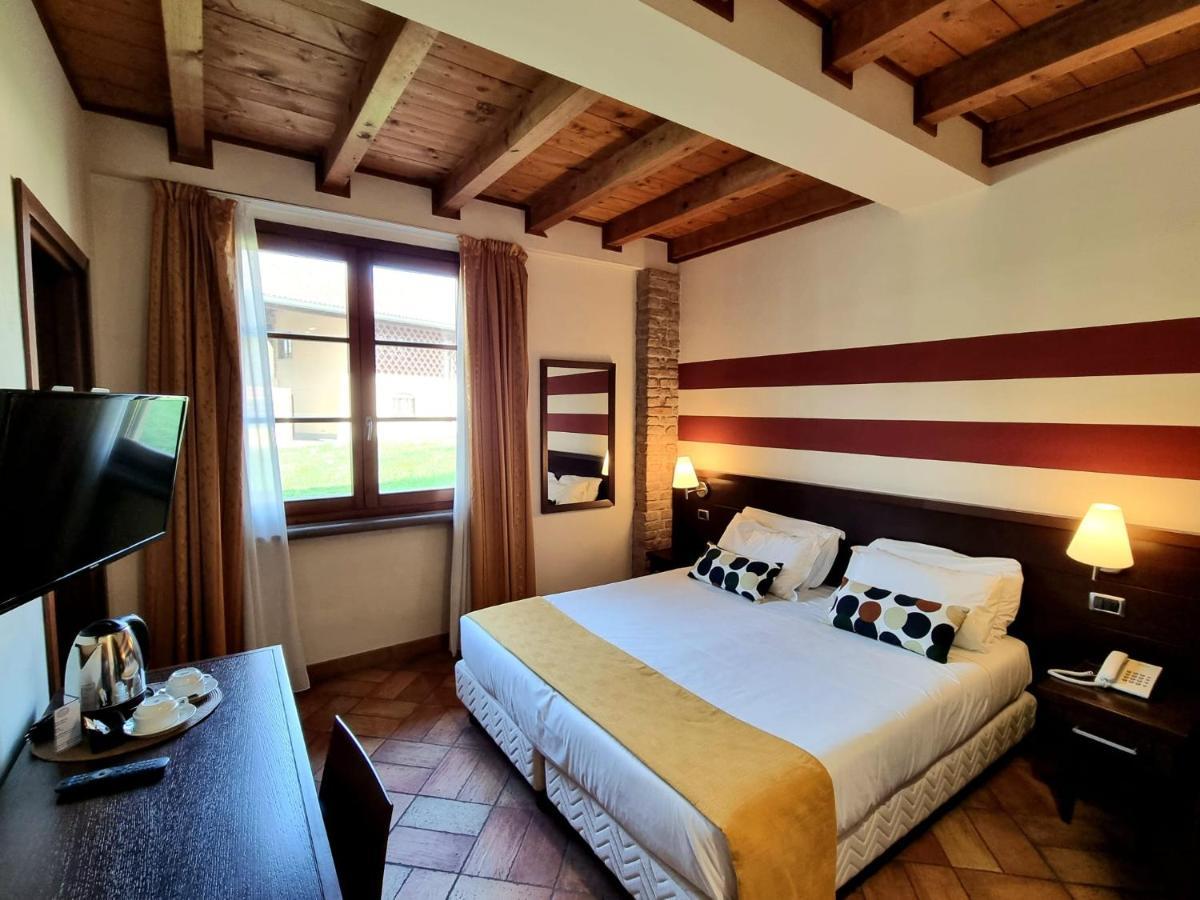 Country Hotel Castelbarco Ваприо-д’Адда Экстерьер фото